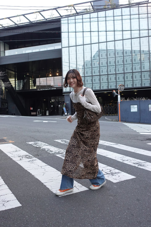 バックオープンレオパードワンピ